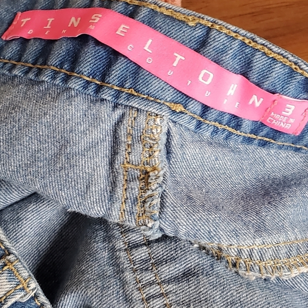 Tinseltown Distressed Jean Shorts - Picture 4 of 4